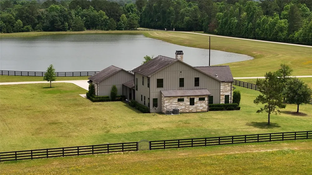 2835 Stapleton Magnolia, TX 77354