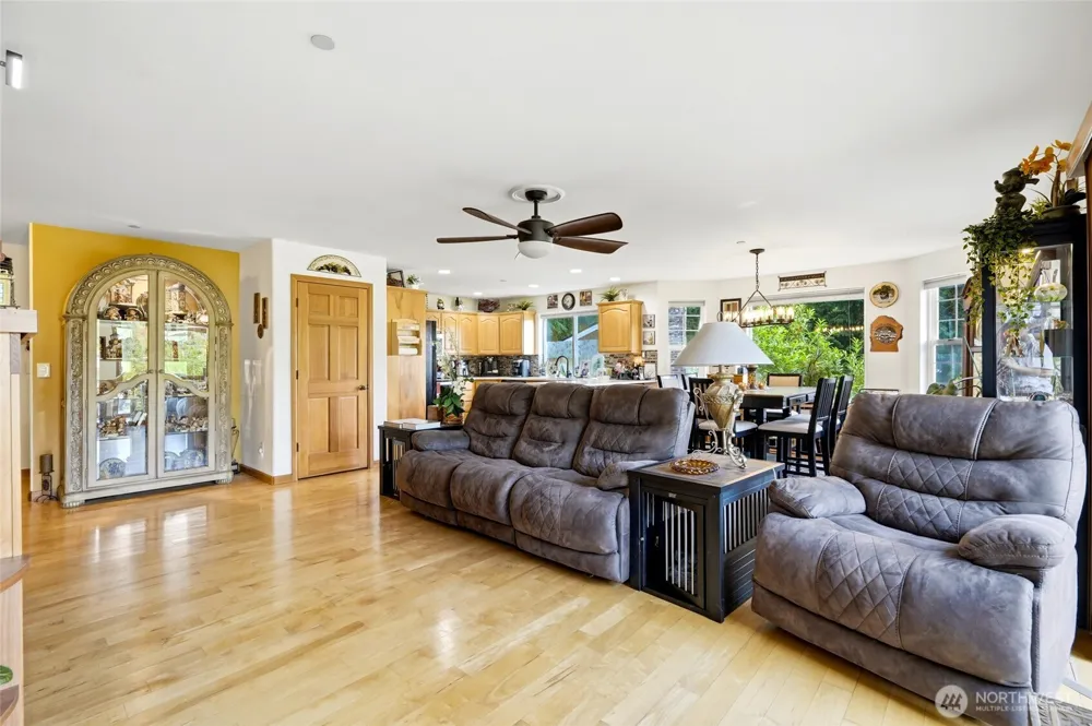 20101 330th Avenue NE Duvall, WA 98019