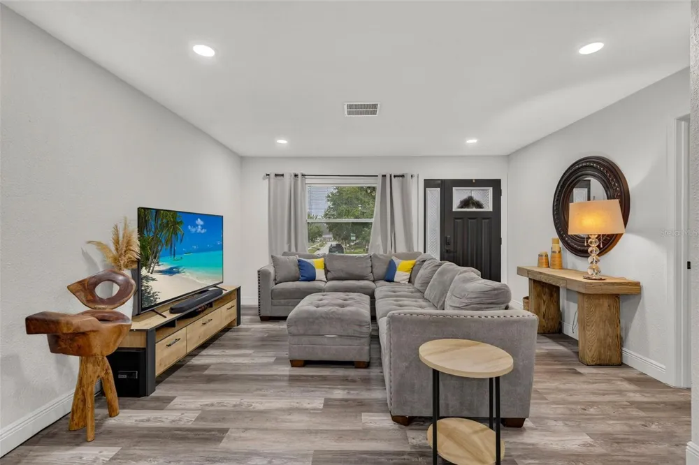 1435 BURNING TREE ROAD Tarpon Springs, FL 34689