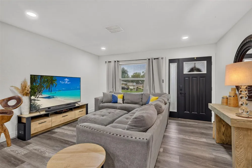 1435 BURNING TREE ROAD Tarpon Springs, FL 34689