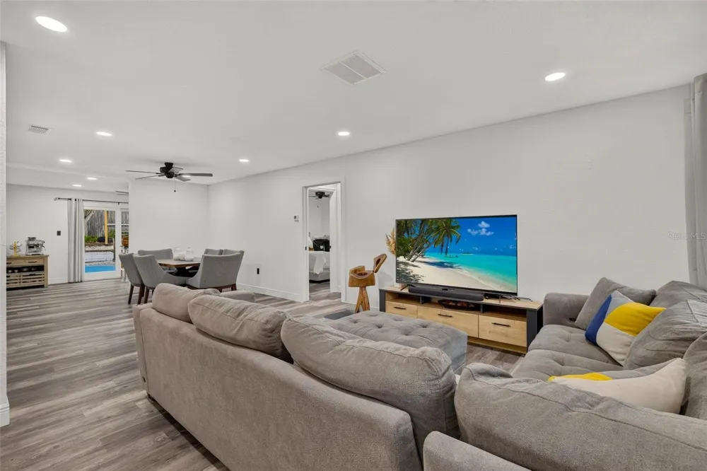 1435 BURNING TREE ROAD Tarpon Springs, FL 34689