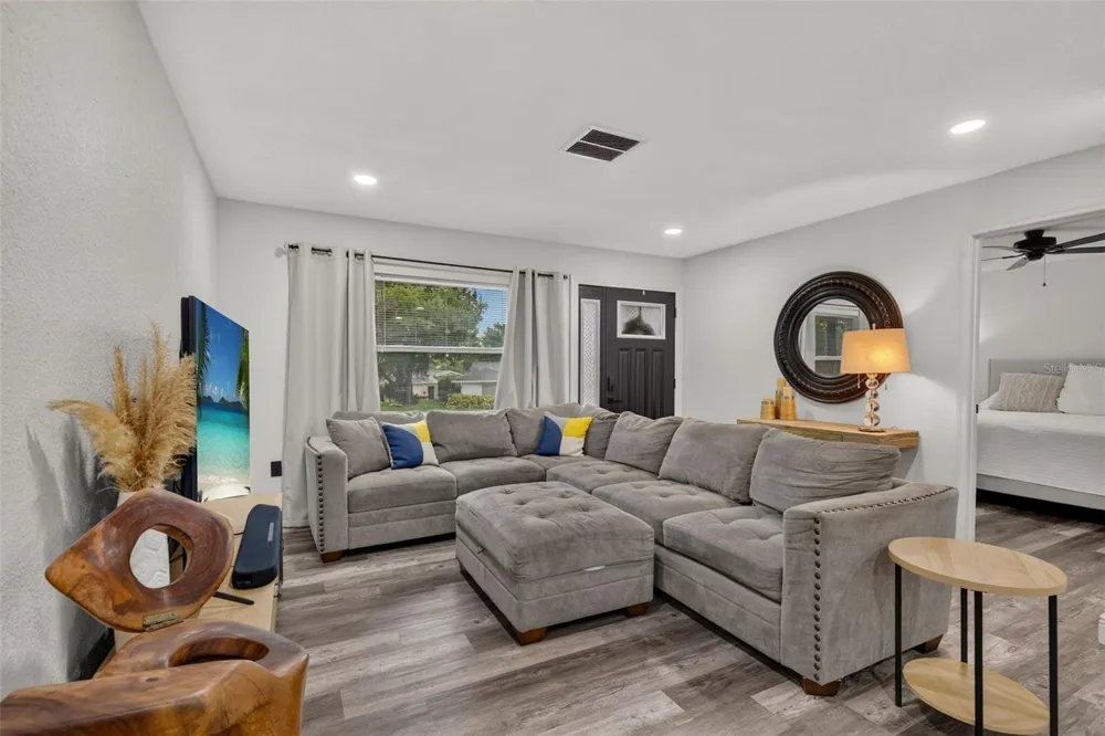 1435 BURNING TREE ROAD Tarpon Springs, FL 34689