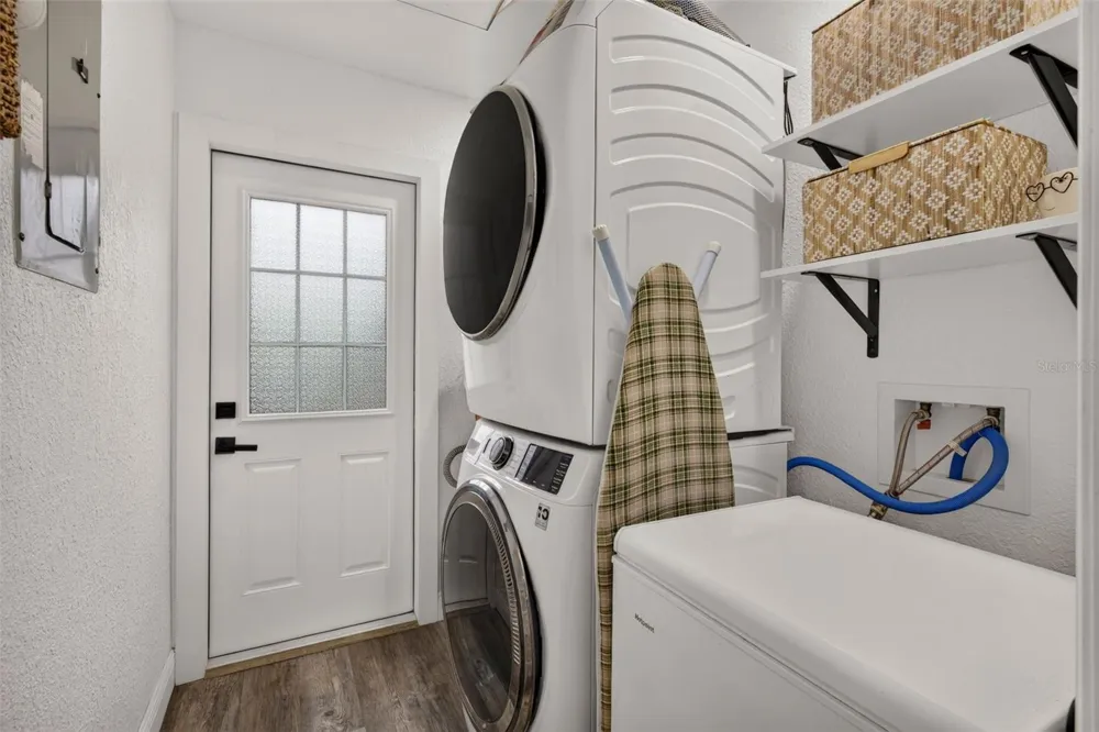 1435 BURNING TREE ROAD Tarpon Springs, FL 34689