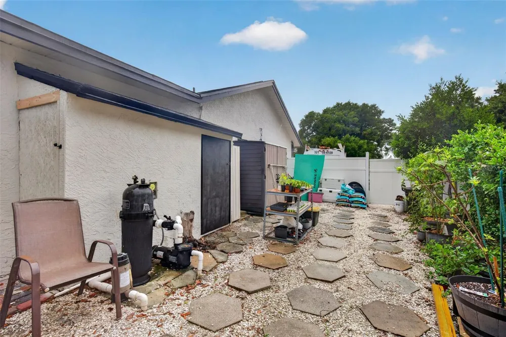 1435 BURNING TREE ROAD Tarpon Springs, FL 34689