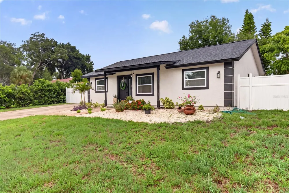 1435 BURNING TREE ROAD Tarpon Springs, FL 34689