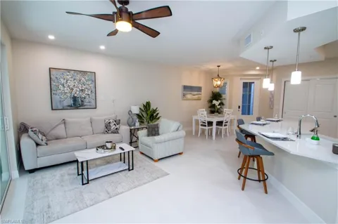 262 Indies Dr #101