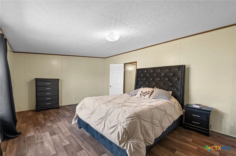 8954 County Road 128 Floresville, TX 78114
