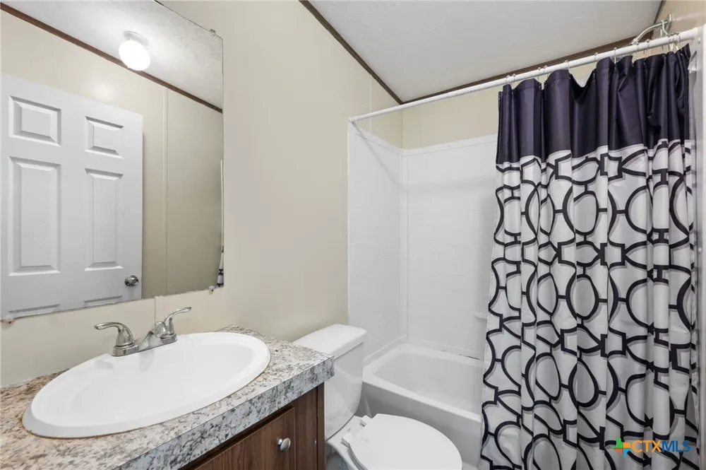 8954 County Road 128 Floresville, TX 78114