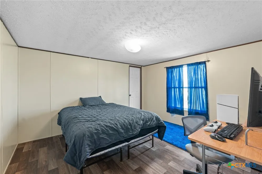 8954 County Road 128 Floresville, TX 78114