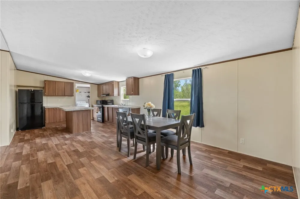 8954 County Road 128 Floresville, TX 78114