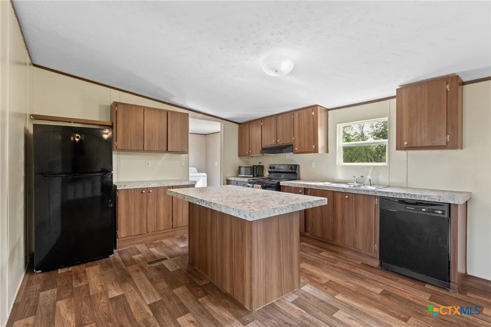 8954 County Road 128 Floresville, TX 78114