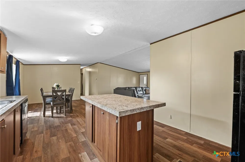 8954 County Road 128 Floresville, TX 78114