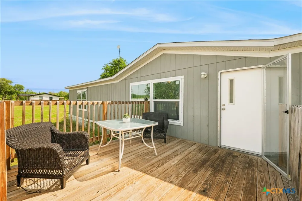 8954 County Road 128 Floresville, TX 78114