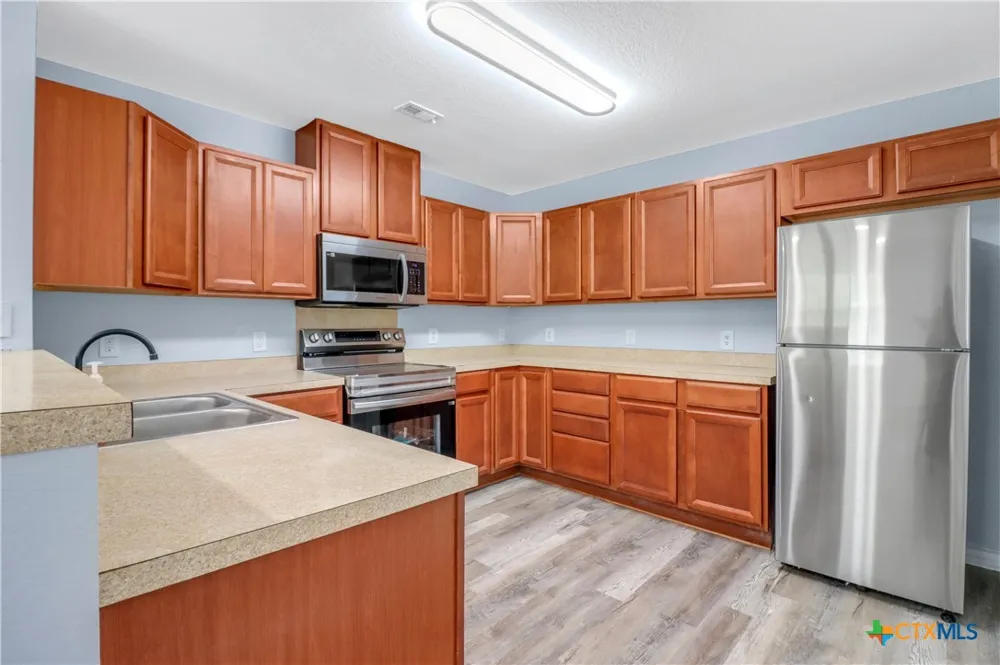 1037 Guadalupe Street Seguin, TX 78155