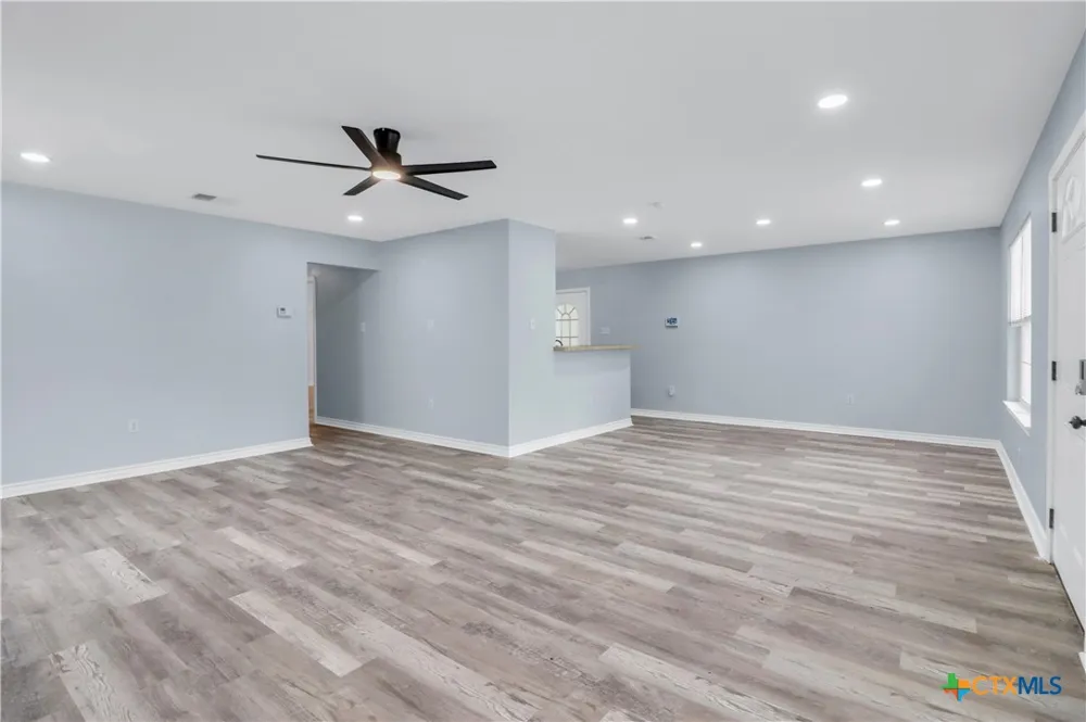 1037 Guadalupe Street Seguin, TX 78155