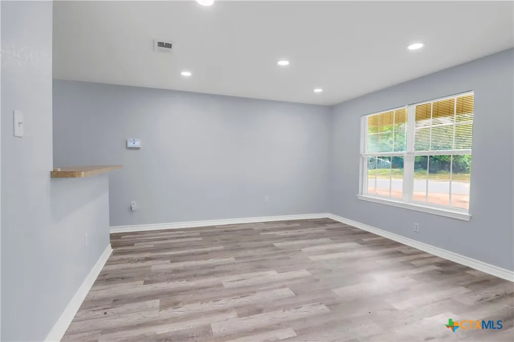 1037 Guadalupe Street Seguin, TX 78155