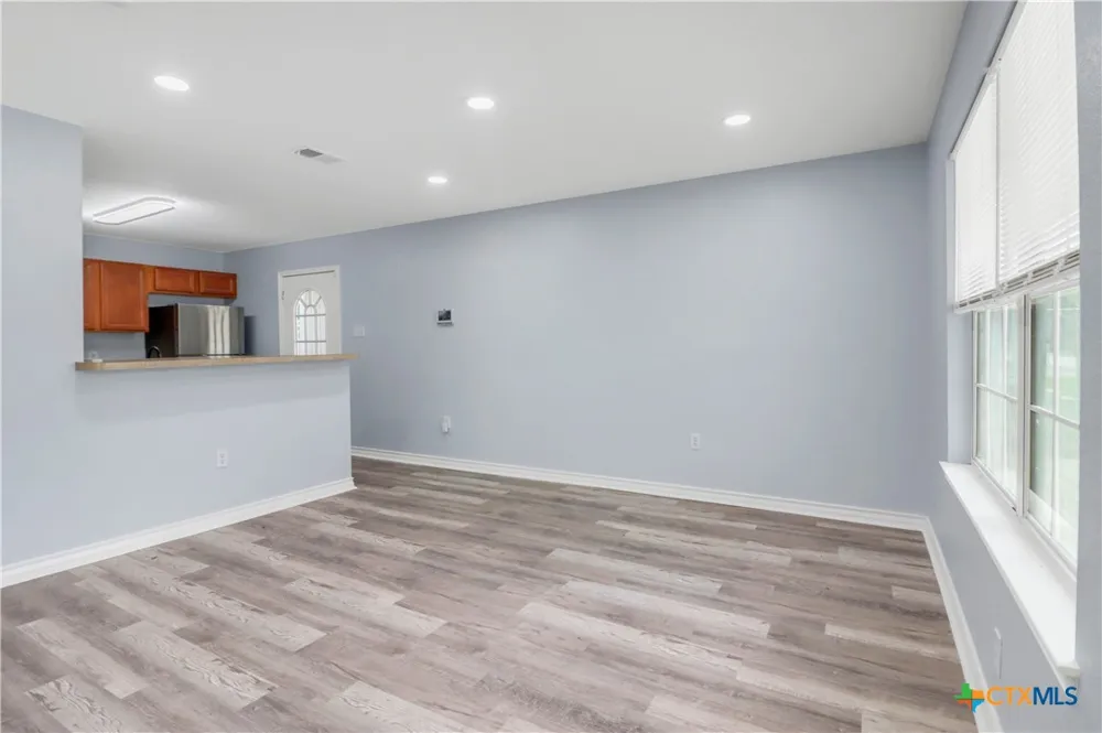 1037 Guadalupe Street Seguin, TX 78155