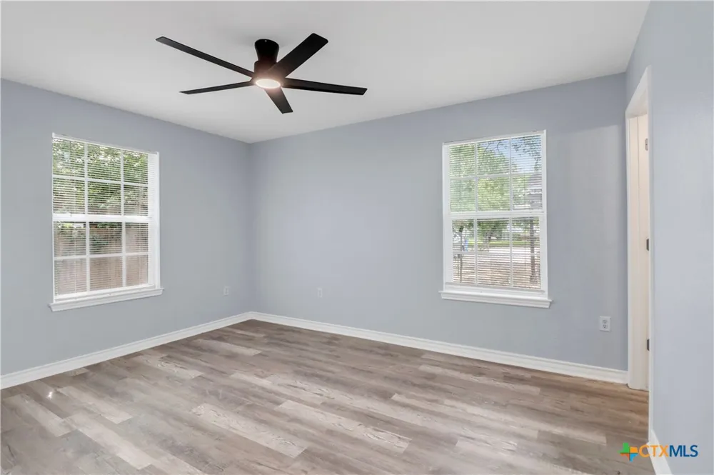 1037 Guadalupe Street Seguin, TX 78155