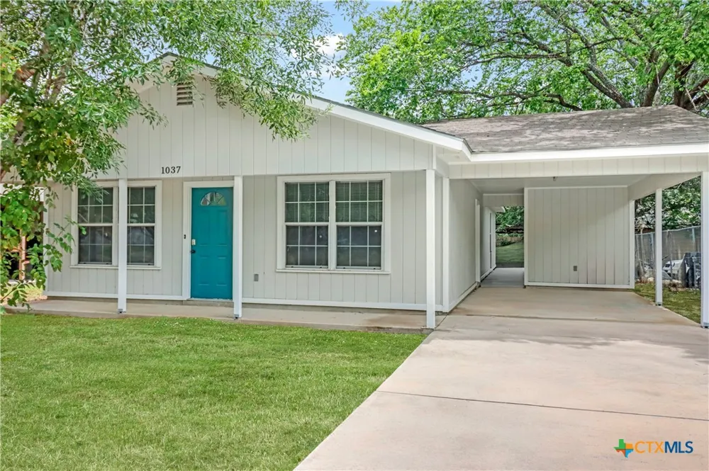 1037 Guadalupe Street Seguin, TX 78155