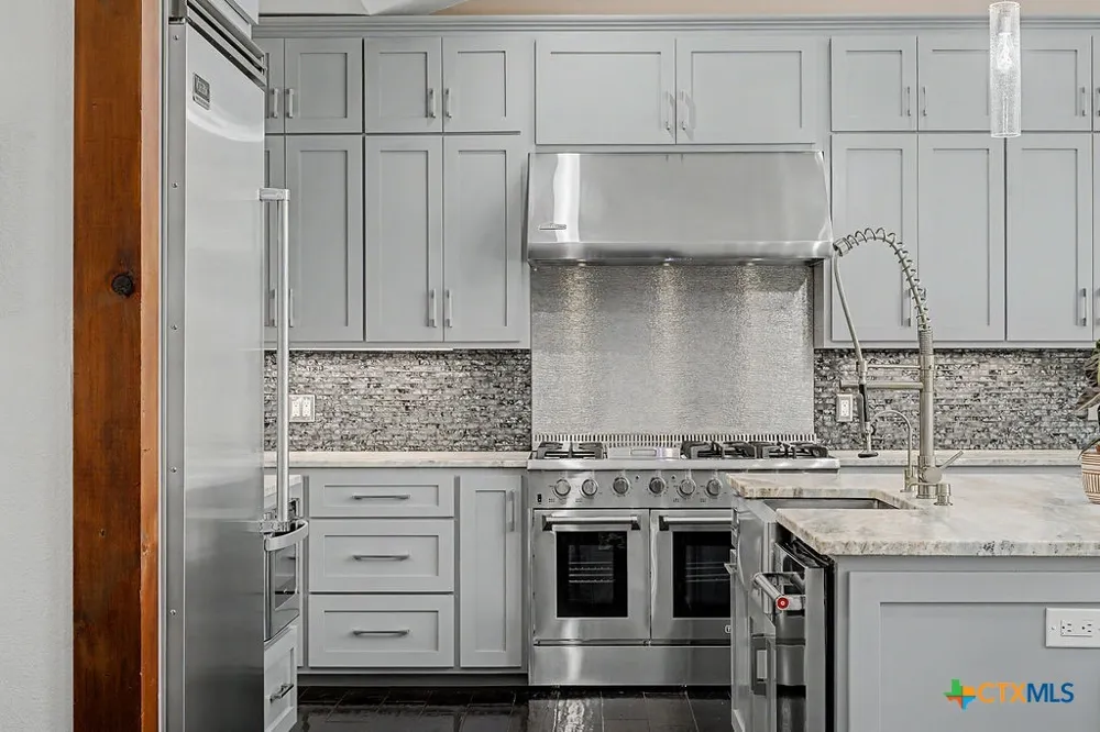 172 Bluff Trail Dripping Springs, TX 78620