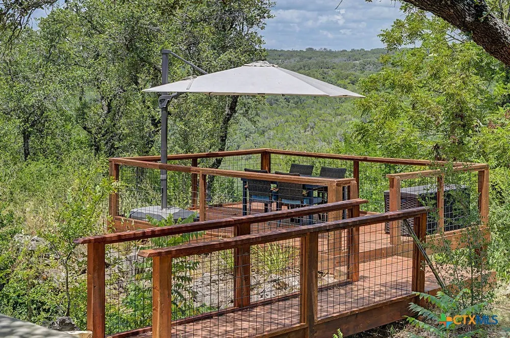172 Bluff Trail Dripping Springs, TX 78620