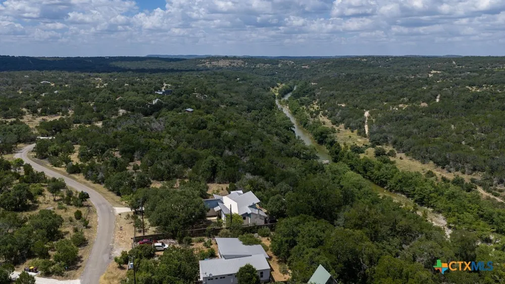 172 Bluff Trail Dripping Springs, TX 78620
