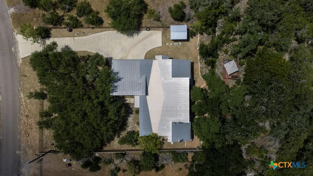 172 Bluff Trail Dripping Springs, TX 78620