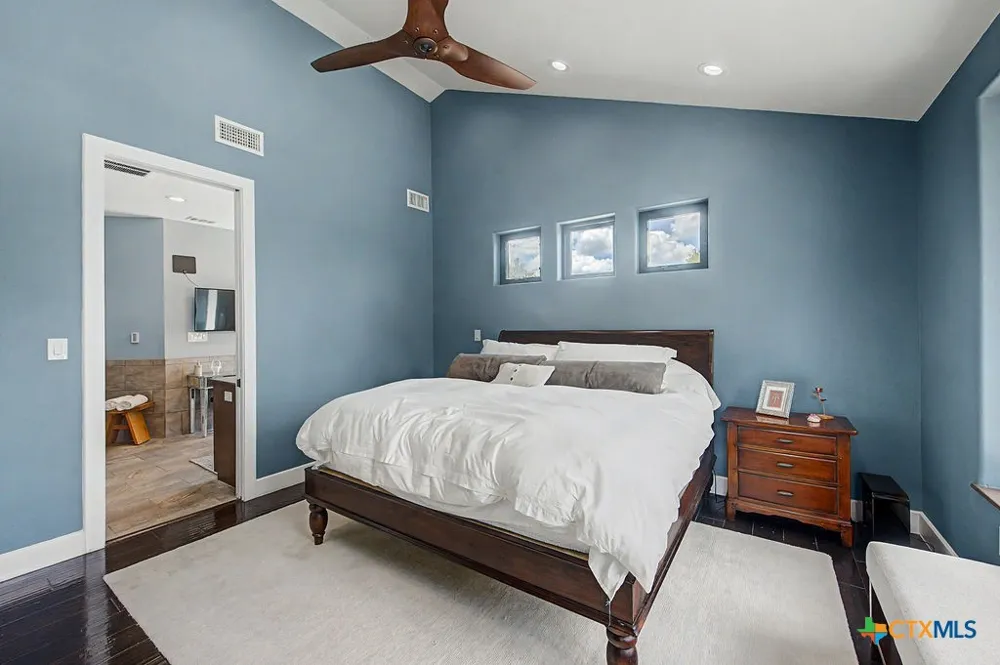 172 Bluff Trail Dripping Springs, TX 78620
