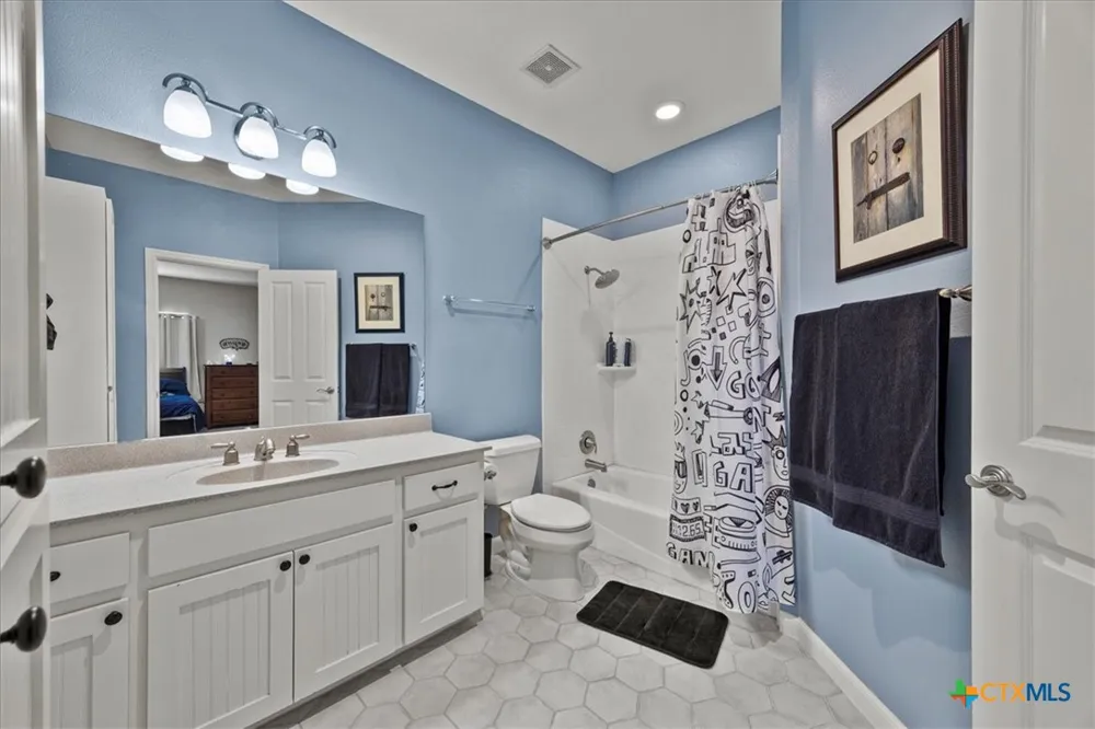 5 Horseshoe Trail New Braunfels, TX 78132
