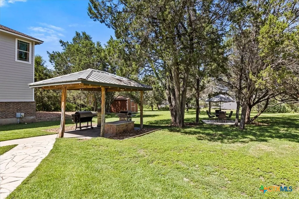5 Horseshoe Trail New Braunfels, TX 78132