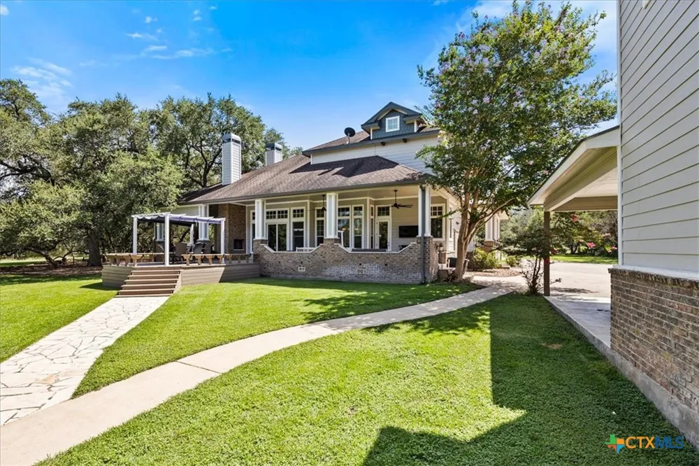 5 Horseshoe Trail New Braunfels, TX 78132