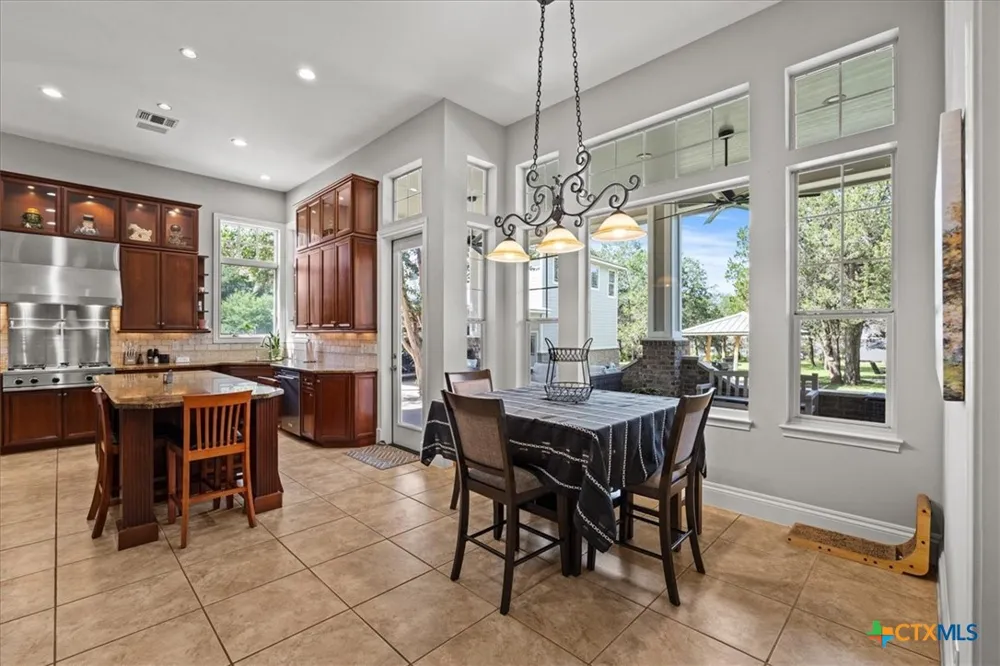 5 Horseshoe Trail New Braunfels, TX 78132
