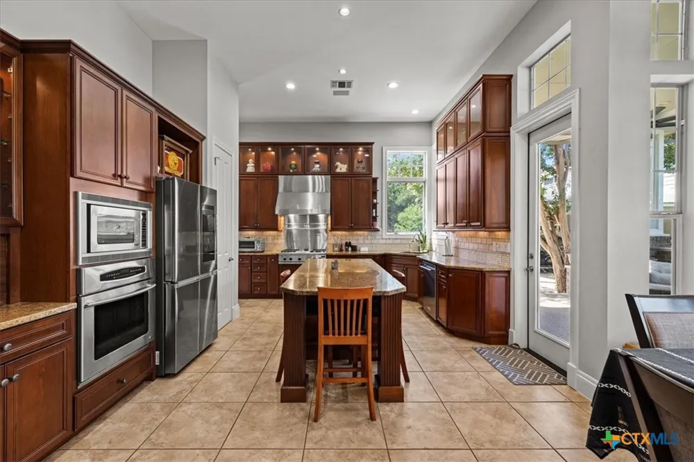 5 Horseshoe Trail New Braunfels, TX 78132