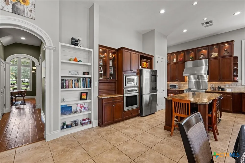 5 Horseshoe Trail New Braunfels, TX 78132