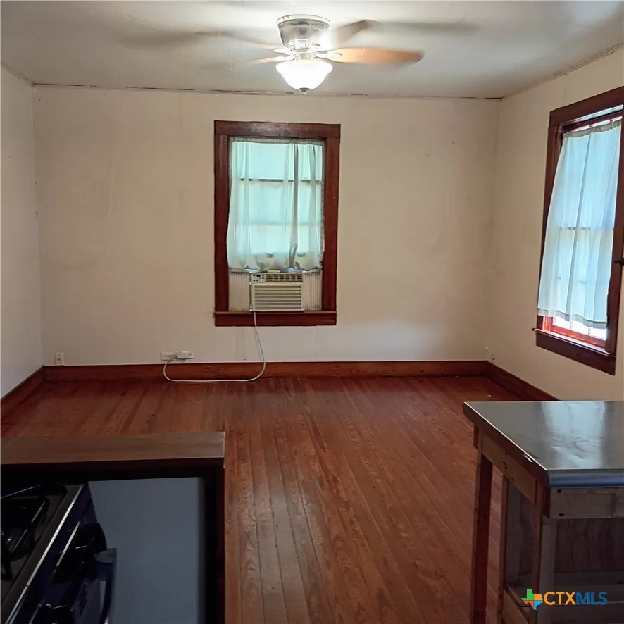 606 E Newman Cuero, TX 77954