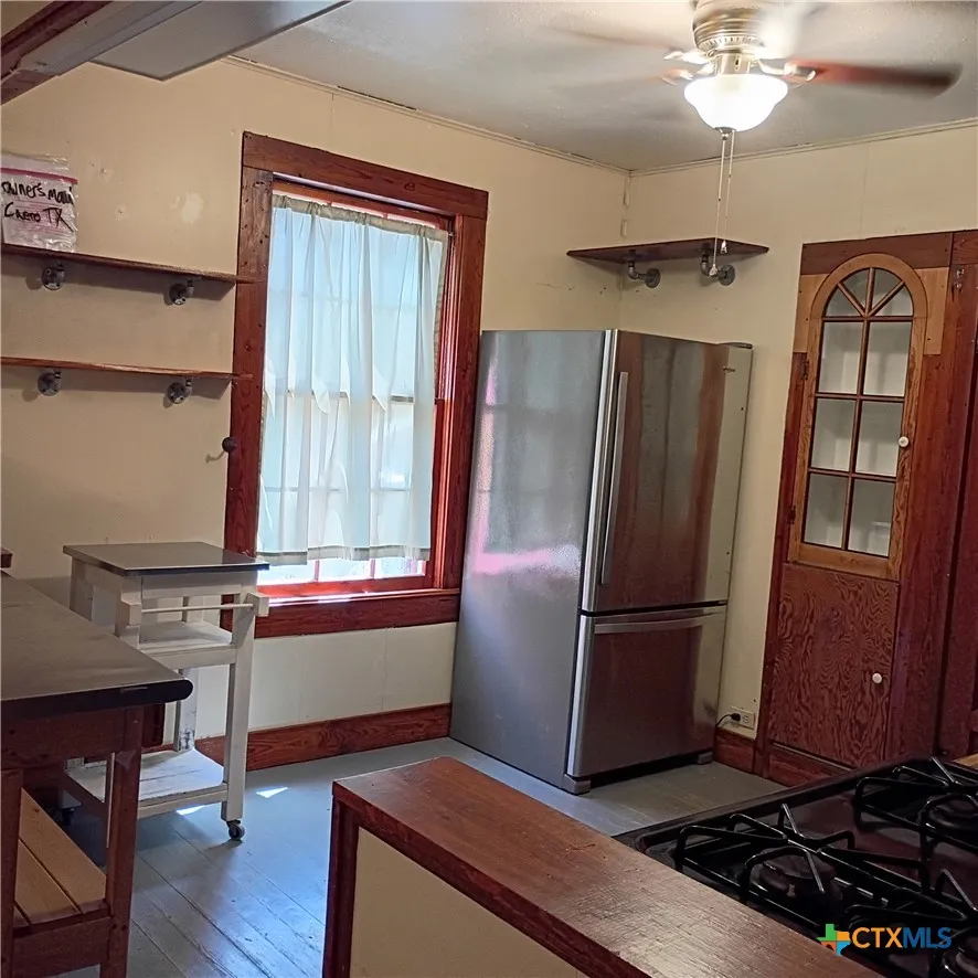 606 E Newman Cuero, TX 77954