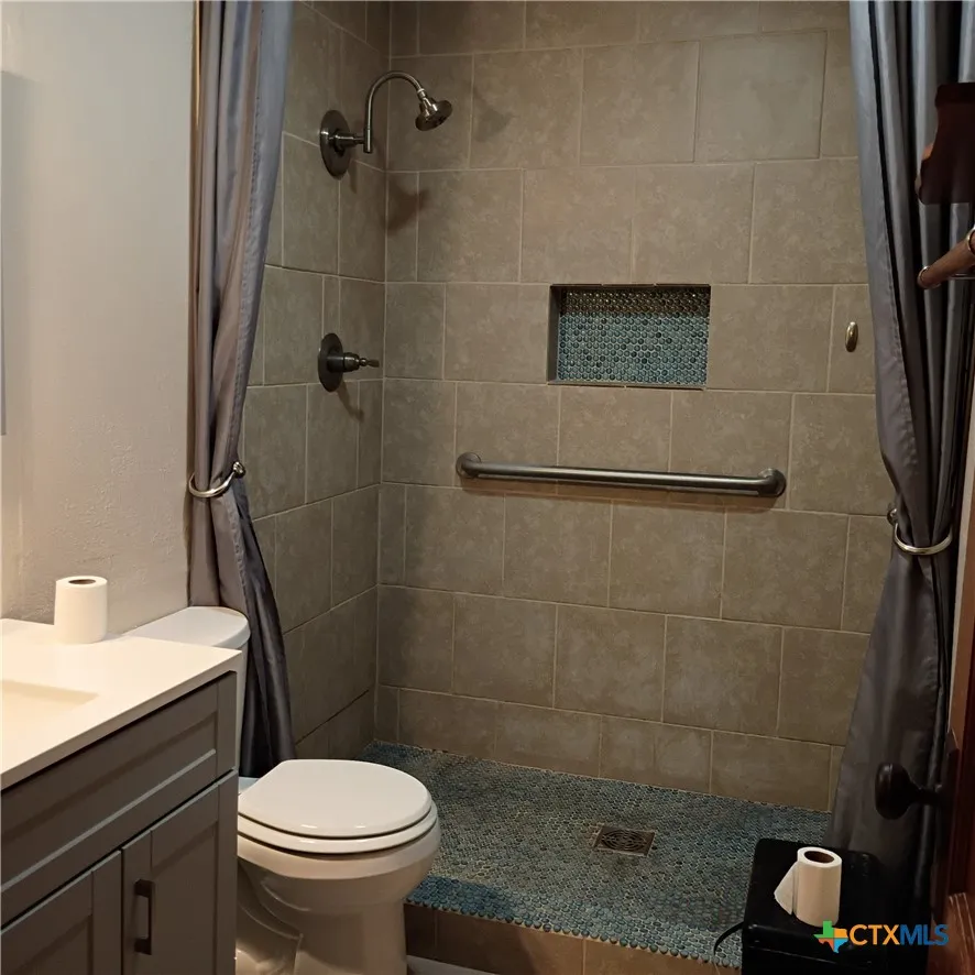 606 E Newman Cuero, TX 77954