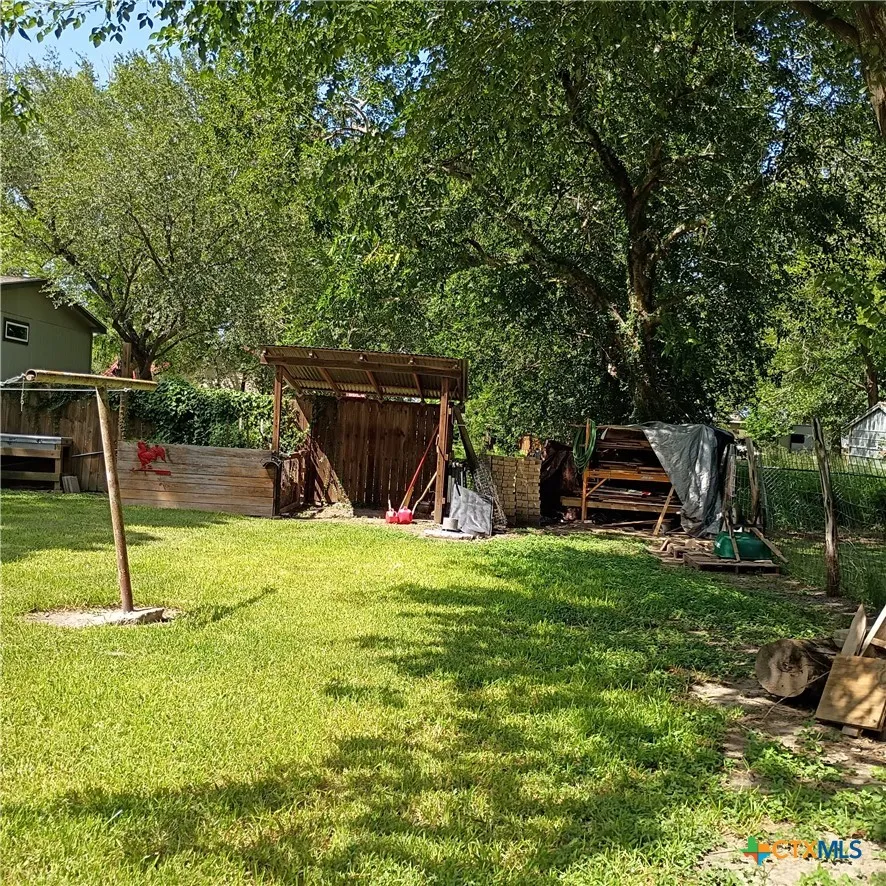 606 E Newman Cuero, TX 77954
