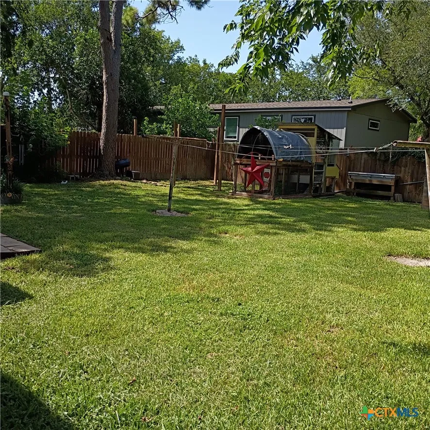 606 E Newman Cuero, TX 77954