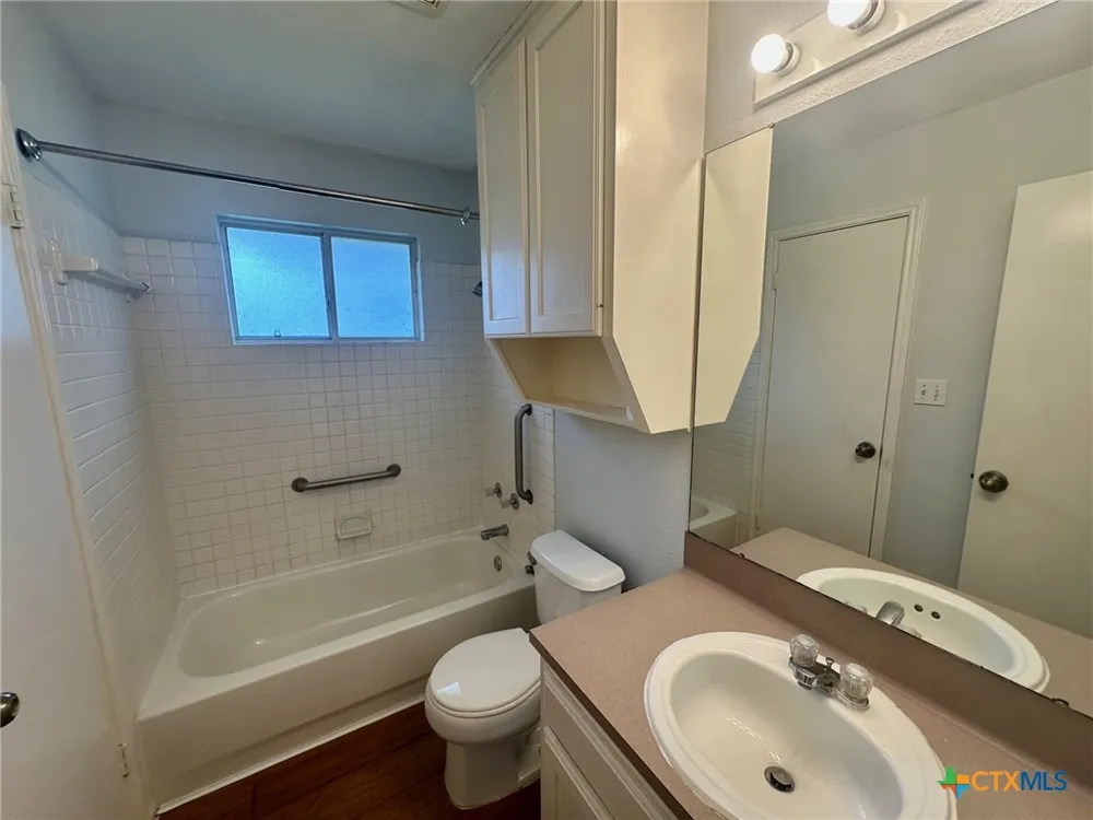 311 Craddock Avenue #102 San Marcos, TX 78666