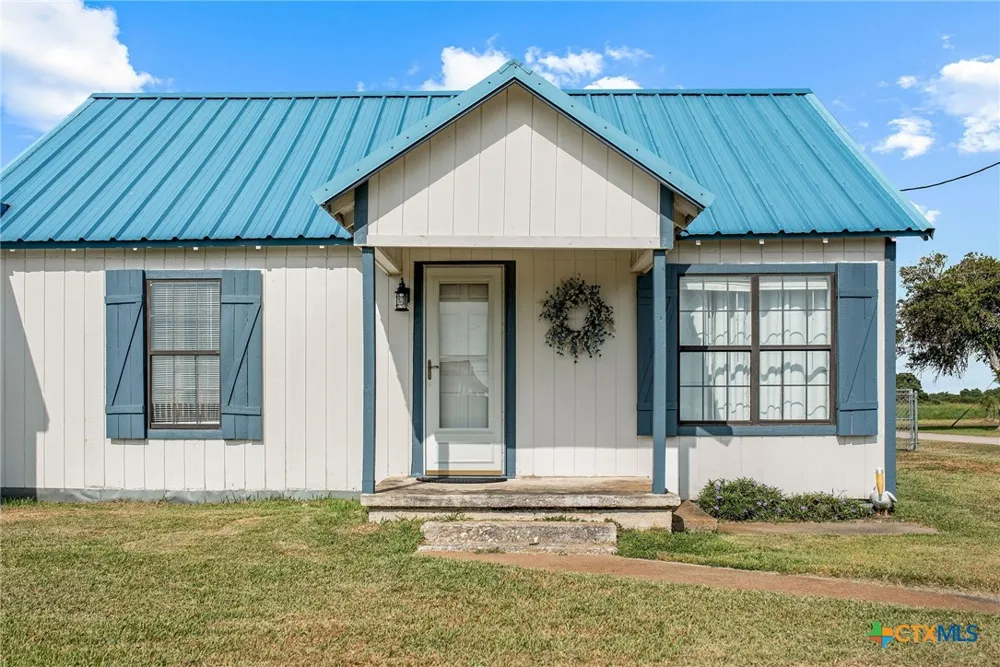 124 Hopper Road Tivoli, TX 77990