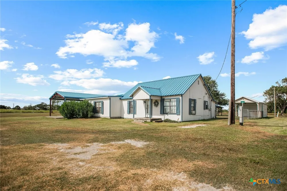 124 Hopper Road Tivoli, TX 77990