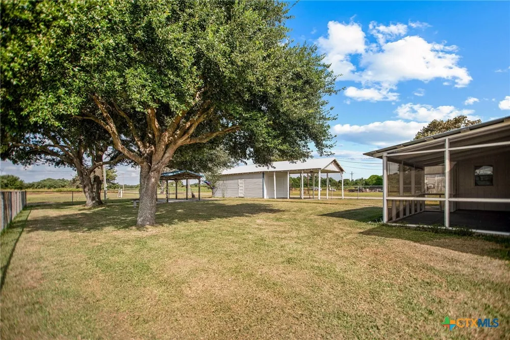 124 Hopper Road Tivoli, TX 77990