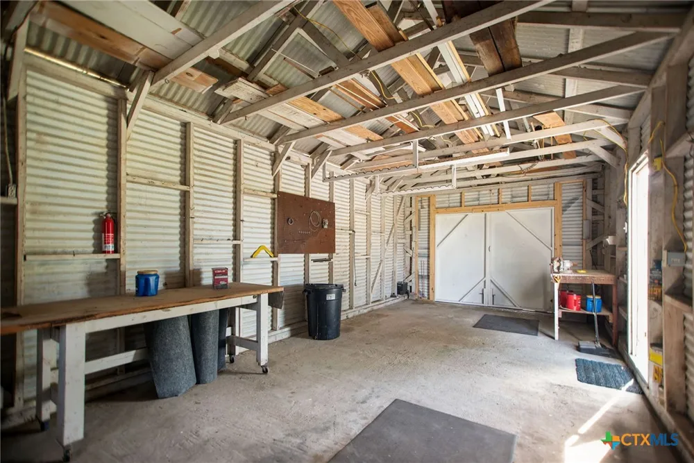 124 Hopper Road Tivoli, TX 77990