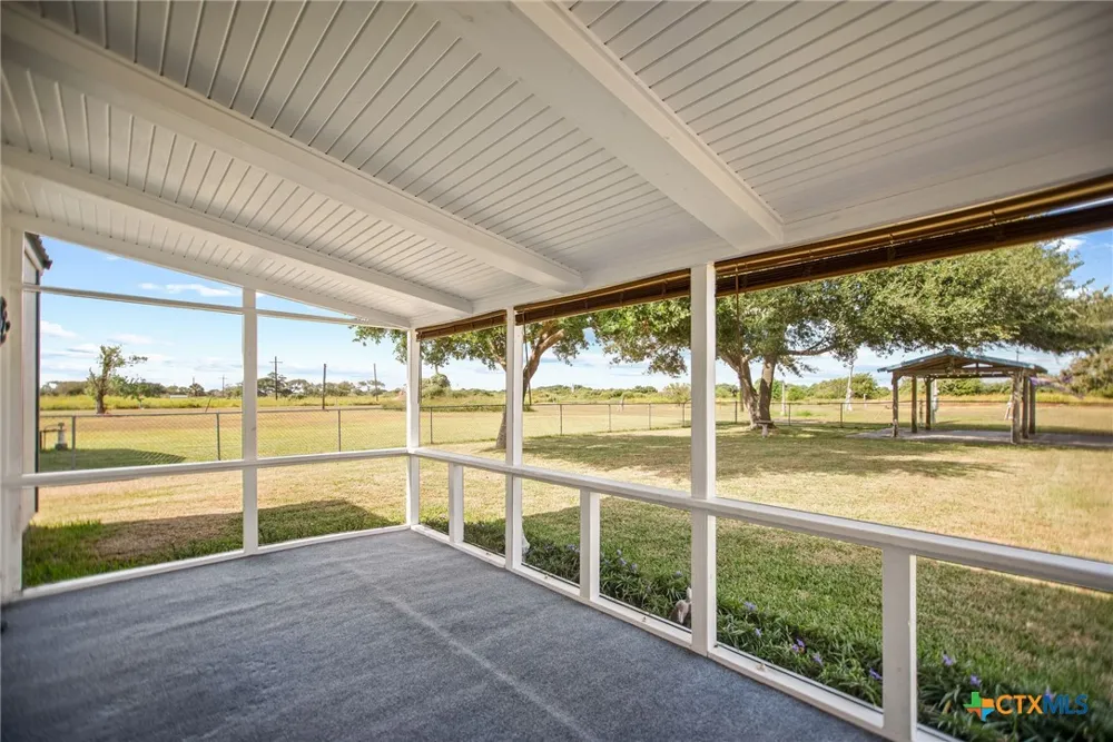 124 Hopper Road Tivoli, TX 77990