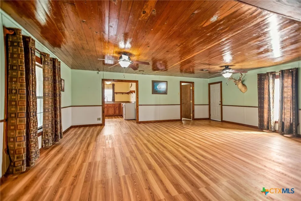124 Hopper Road Tivoli, TX 77990