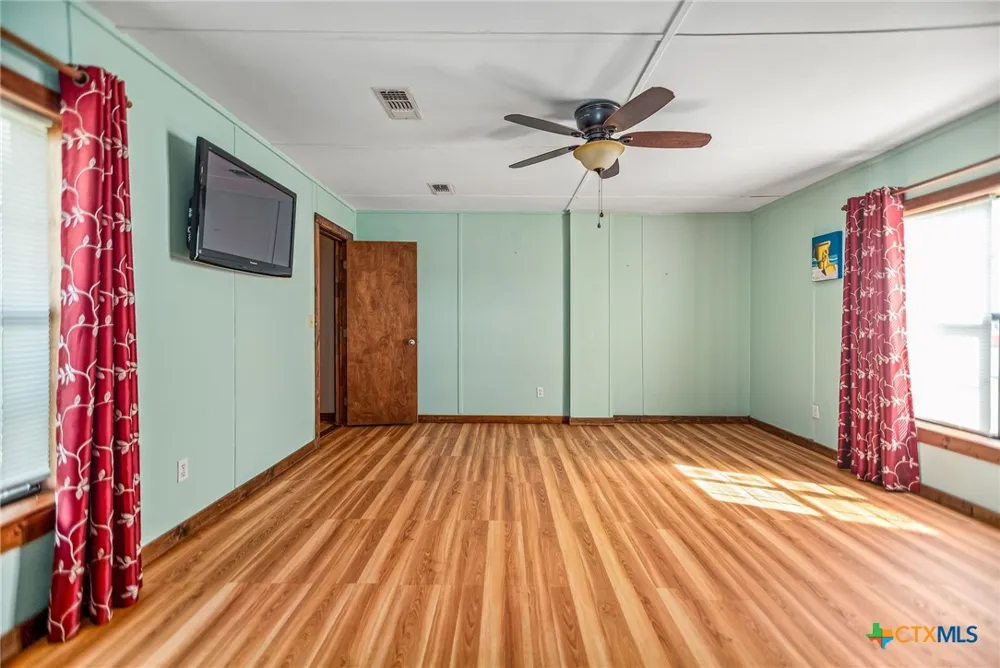 124 Hopper Road Tivoli, TX 77990