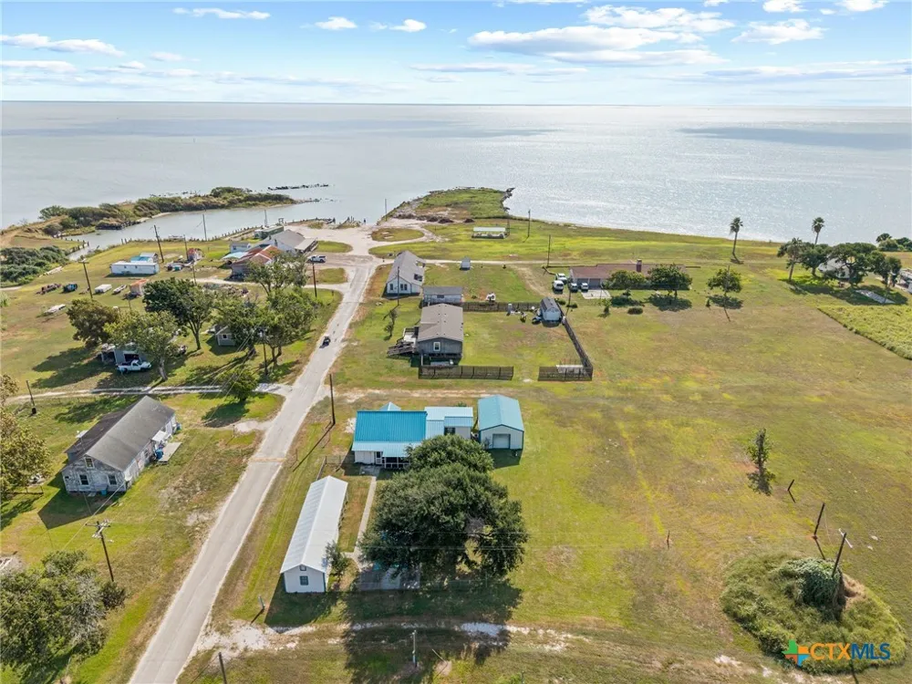 124 Hopper Road Tivoli, TX 77990