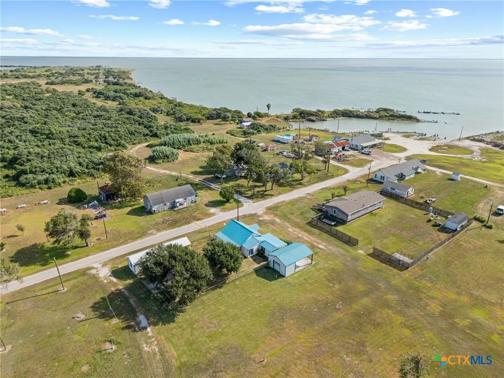 124 Hopper Road Tivoli, TX 77990