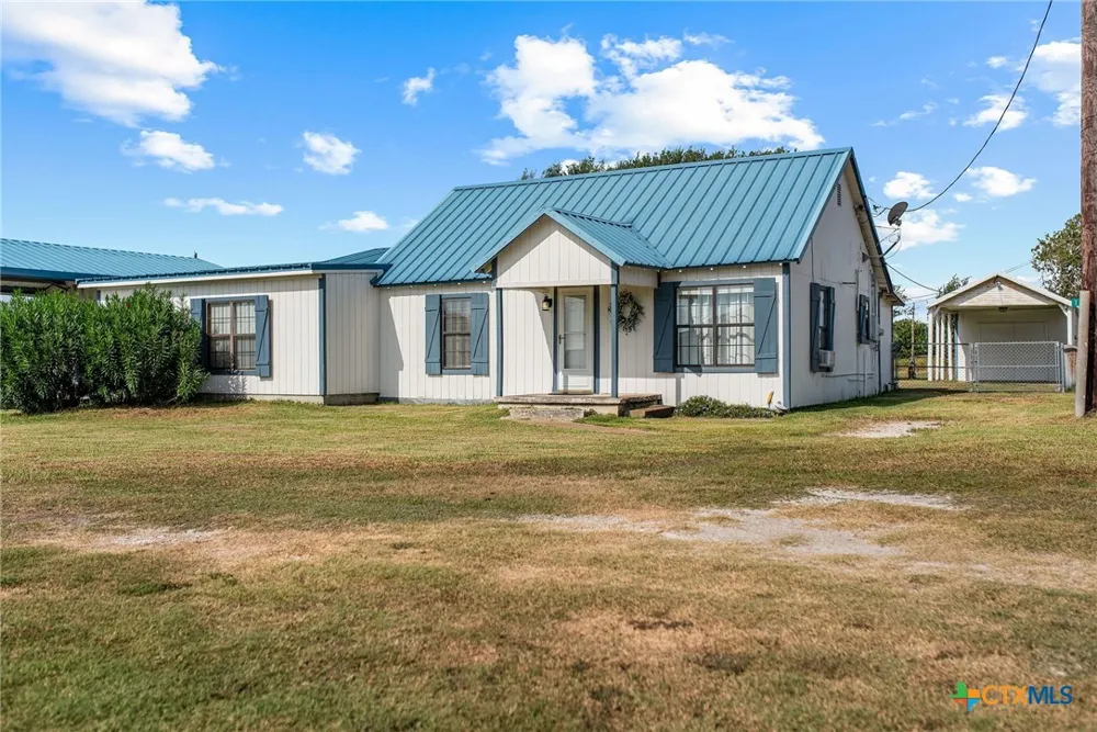 124 Hopper Road Tivoli, TX 77990